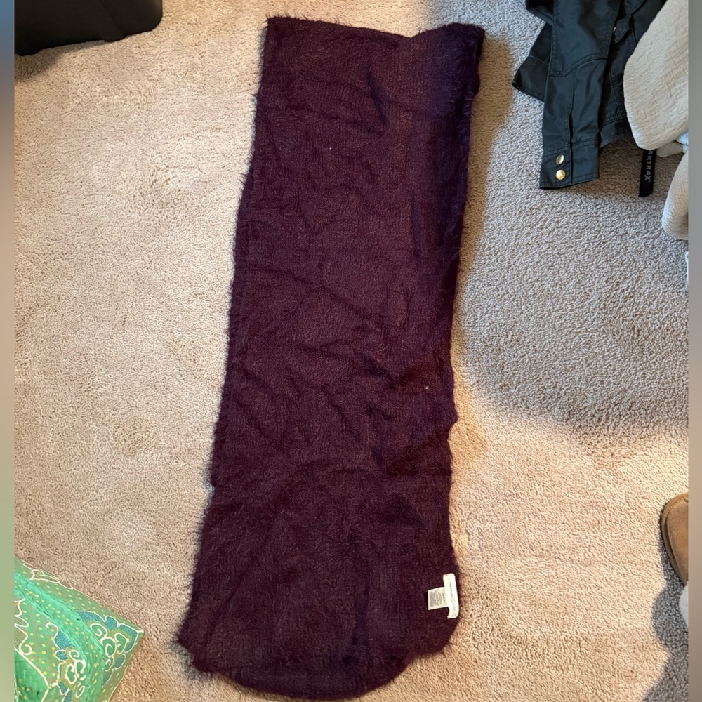 Warm maroon scarve